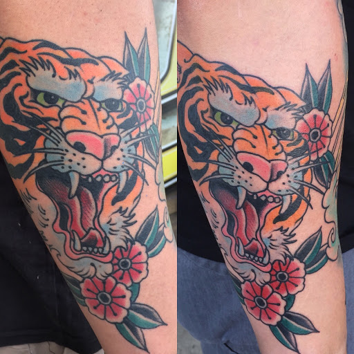 Explore tattoo ideas small flowers, creative tattoo ideas in Hesperia, available at Dinamik Tattoo