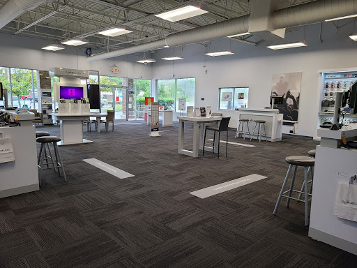 Cell Phone Store «GoWireless Verizon Authorized Retailer», reviews and photos, 2699 N Forest Ridge Blvd, Hernando, FL 34442, USA