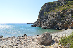 Photo de Lissos beach protégé par des falaises
