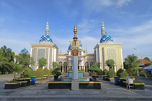 Masjid Agung Baitul Hakim Kota Madiun image
