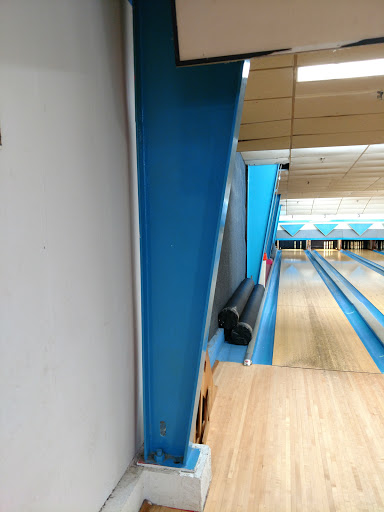 Bowling Alley «Old Town Bowling Center», reviews and photos, 156 Center St, Old Town, ME 04468, USA