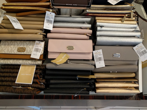 Shopping Mall «Camarillo Premium Outlets», reviews and photos, 740 E Ventura Blvd, Camarillo, CA 93010, USA