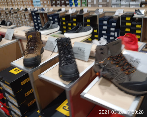 Shoe Store «DSW Designer Shoe Warehouse», reviews and photos, 5518 Leesburg Pike, Falls Church, VA 22041, USA