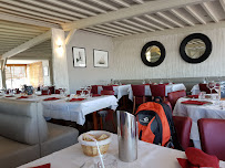 Atmosphère du Restaurant de fruits de mer Restaurant de la Marée à Grandcamp-Maisy - n°17