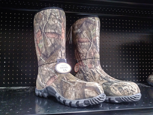 Sporting Goods Store «Academy Sports + Outdoors», reviews and photos, 6425 Garth Rd, Baytown, TX 77521, USA