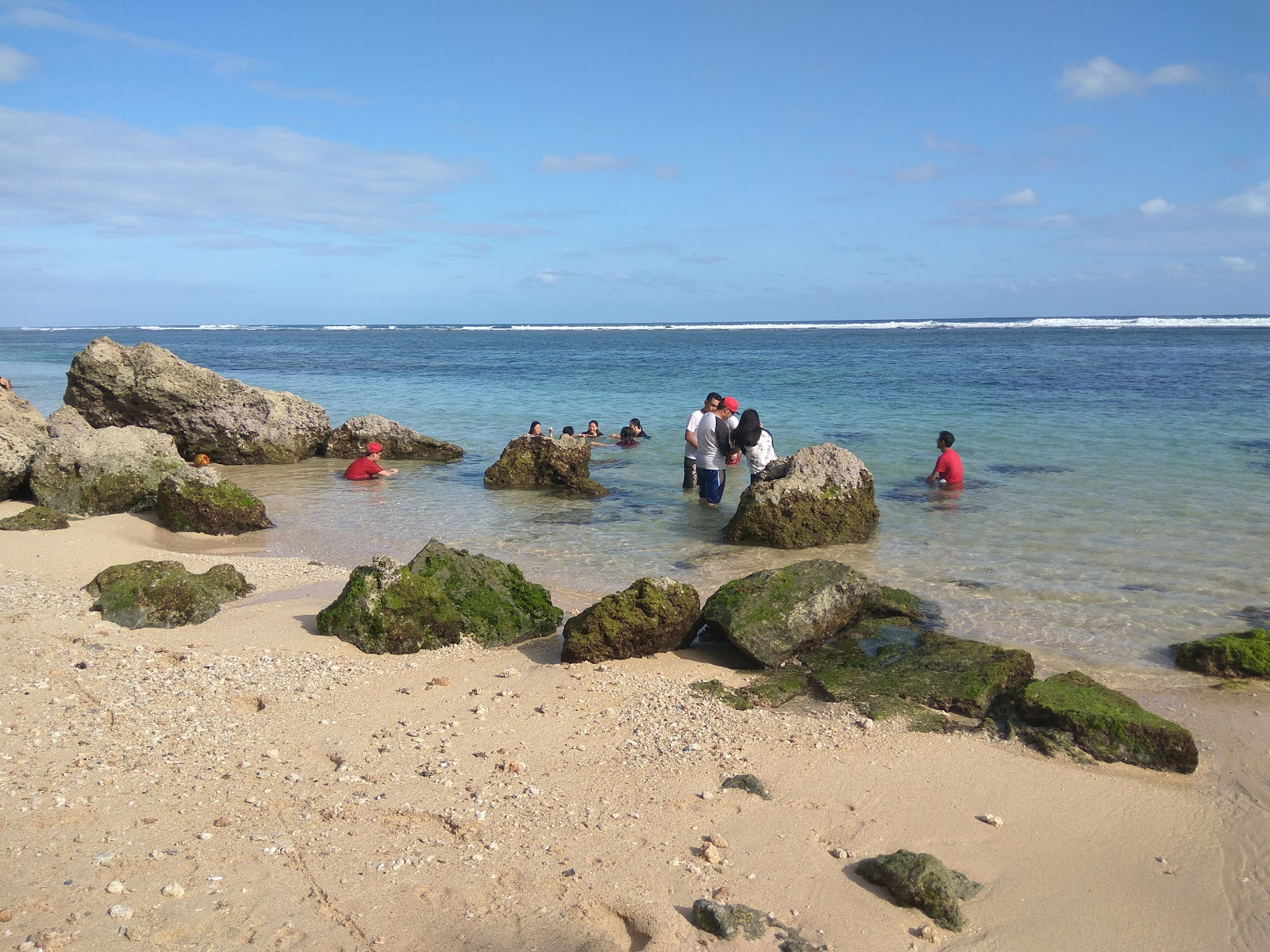 Foto van Gunung Payung Beach met hoog niveau van netheid