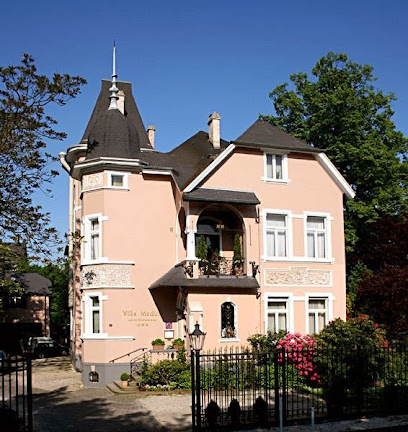 Villa Medici | Italienisches Restaurant - Schönwasserstraße 73, 47800 Krefeld, Germany