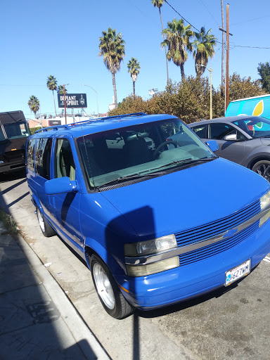 Paint Store «Dunn-Edwards Paints - Vermont», reviews and photos, 401 S Vermont Ave #10, Los Angeles, CA 90020, USA