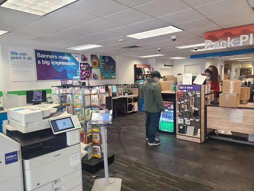 Print Shop «FedEx Office Print & Ship Center», reviews and photos, 31-46 Steinway St, Astoria, NY 11103, USA