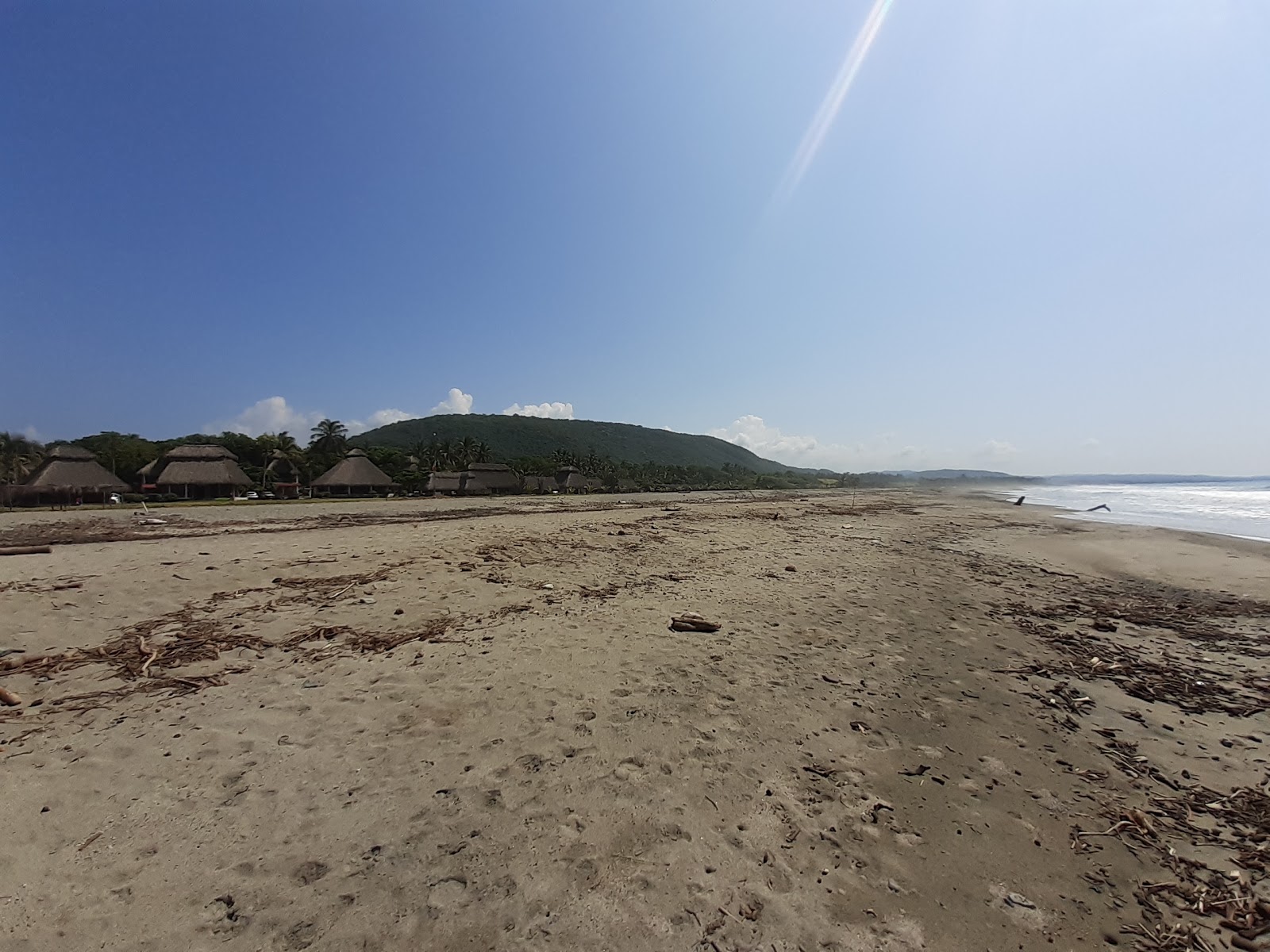 Playa las Brisas'in fotoğrafı ve yerleşim