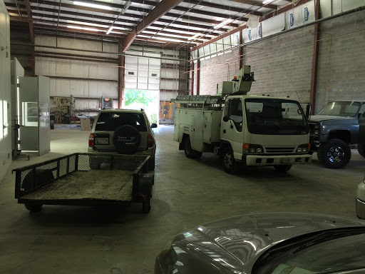 Auto Body Shop «Maaco Collision Repair & Auto Painting», reviews and photos, 4527 Metropolitan Ct, Frederick, MD 21704, USA