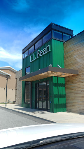 Clothing Store «L.L. Bean», reviews and photos, 200 Hillside Rd, Cranston, RI 02920, USA