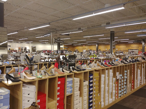 Shoe Store «DSW Designer Shoe Warehouse», reviews and photos, 1740 N Federal Hwy, Fort Lauderdale, FL 33305, USA