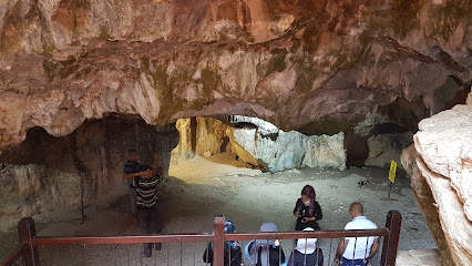 Eshab-ı Kehf Mağarası