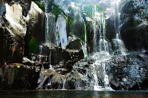 Nhavankond waterfall image