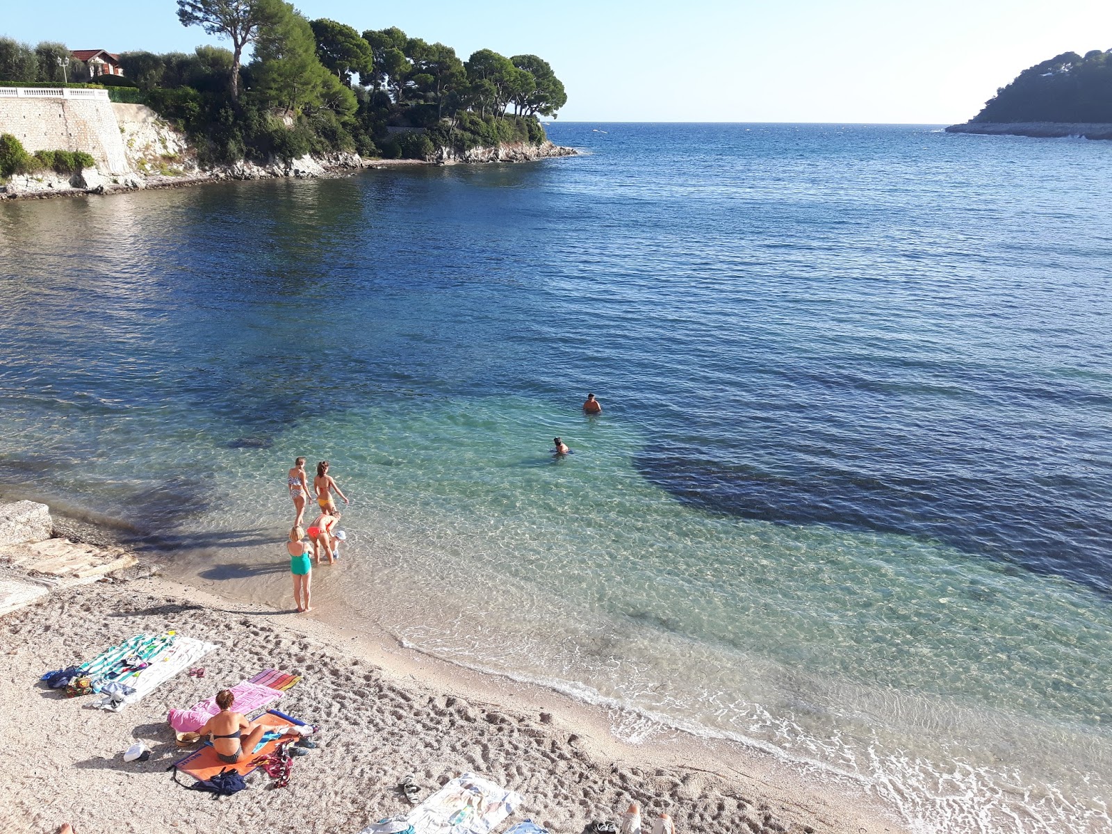 Foto af Plage de la Fosse med rummelige multi -bugter