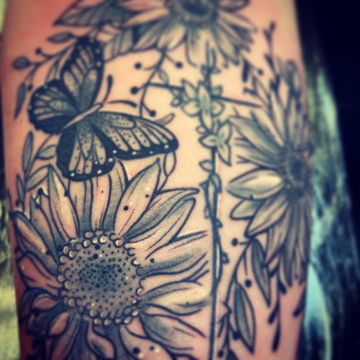 Explore awesome finger tattoo ideas, creative tattoo ideas in Williamsport, available at Moa Tattoos