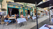 Atmosphère du Noor jahan restaurant indien à La Roche-sur-Foron - n°2