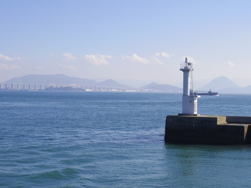 本島港6号防波堤灯台