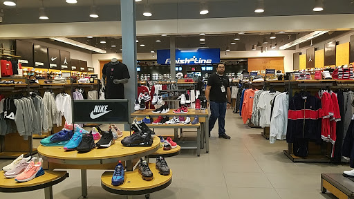 Shoe Store «Finish Line», reviews and photos, 4200 Conroy Rd #120, Orlando, FL 32839, USA