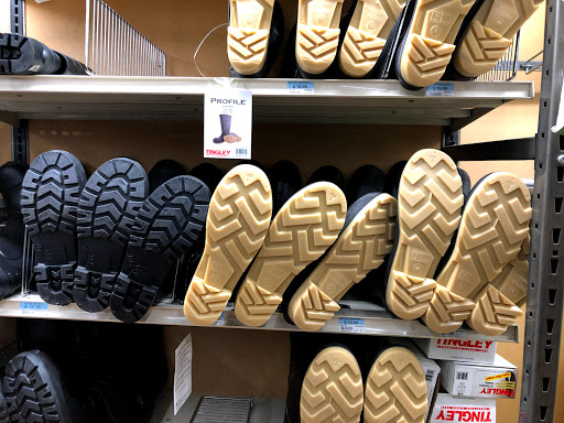 Home Improvement Store «Tractor Supply Co.», reviews and photos, 115 4 Seasons Blvd a, Hendersonville, NC 28792, USA