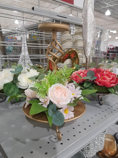 Shopping Mall «Dutch Square Mall», reviews and photos, 421 Bush River Rd, Columbia, SC 29210, USA