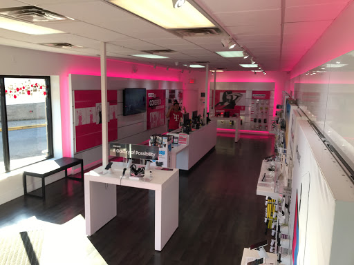 Cell Phone Store «T-Mobile», reviews and photos, 94 S Washington Ave, Bergenfield, NJ 07621, USA