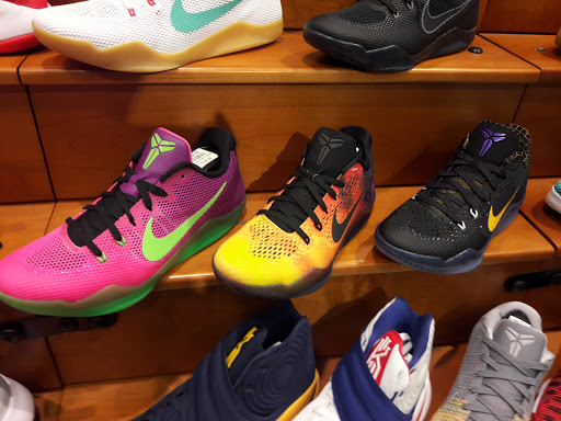 Shoe Store «Champs Sports», reviews and photos, 1030 Southcenter Mall, Tukwila, WA 98188, USA