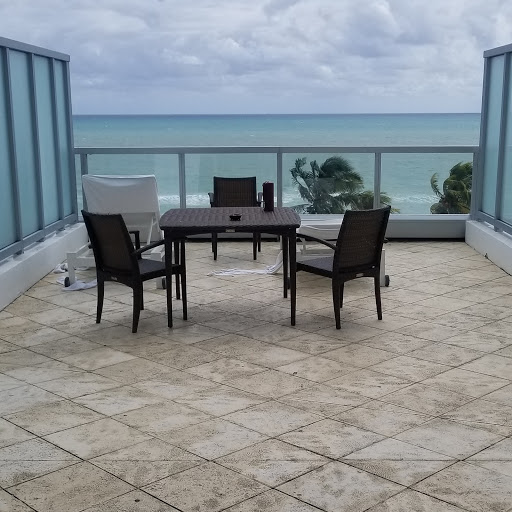 Shopping Mall «Fontainebleau Shops», reviews and photos, 4441 Collins Ave, Miami Beach, FL 33140, USA