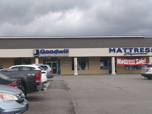 Goodwill, 15765 OH-170 #9a, East Liverpool, OH 43920, USA, 