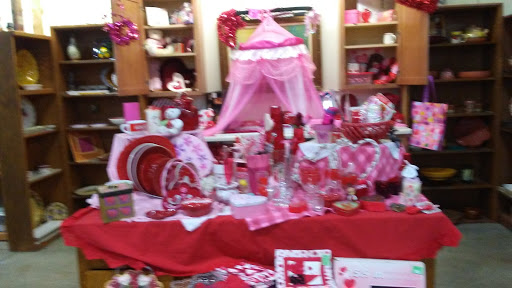 Thrift Store «ReTails Thrift Store», reviews and photos, 5000 NE Fourth Plain Blvd, Vancouver, WA 98661, USA