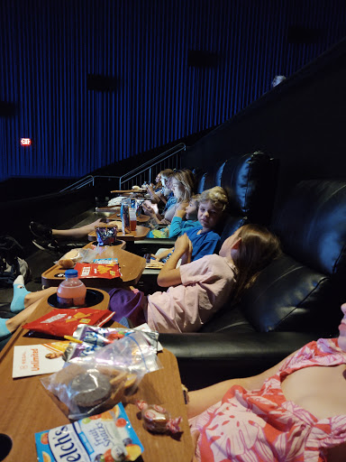 Movie Theater «Regal Cinemas Palladium 14 & IMAX», reviews and photos, 5830 Samet Dr, High Point, NC 27265, USA