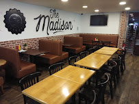 Atmosphère du Restaurant halal The Madison Coffee à Paris - n°1