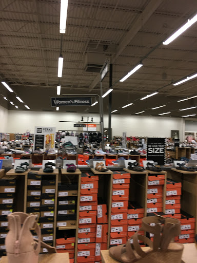 Shoe Store «DSW Designer Shoe Warehouse», reviews and photos, 7616 Farm to Market 1960 Rd W, Houston, TX 77069, USA