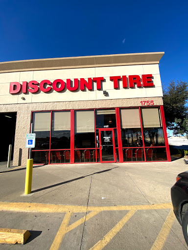 Tire Shop «Discount Tire Store - San Antonio, TX», reviews and photos, 1755 SW Loop 410, San Antonio, TX 78227, USA