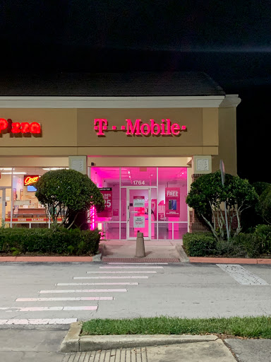 Cell Phone Store «T-Mobile», reviews and photos, 1764 E Silver Star Rd, Ocoee, FL 34761, USA
