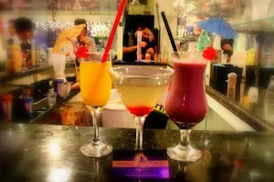Bartenders Brasil Cia de eventos com open bar desde 2009 image