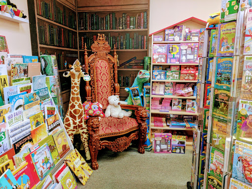 Book Store «Riverwalk Books», reviews and photos, 116 E Woodin Ave, Chelan, WA 98816, USA