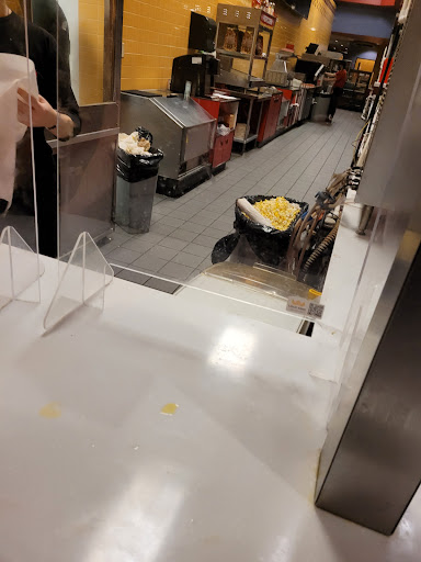 Movie Theater «AMC Showplace Machesney Park 14», reviews and photos, 1860 Anjali Way, Machesney Park, IL 61115, USA