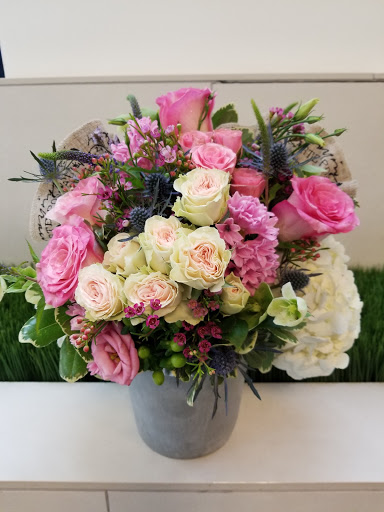 Florist «Event Connoisseur Flowers & Gifts», reviews and photos, 39 New London Turnpike #116, Glastonbury, CT 06033, USA