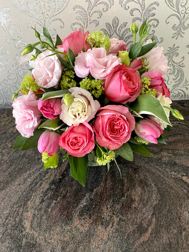 Florist «Fleur De Lis Florists», reviews and photos, 6588 Quinton Ln, Tujunga, CA 91042, USA