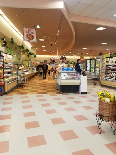 Grocery Store «Market Basket», reviews and photos, 310 Mishawum Rd, Woburn, MA 01801, USA