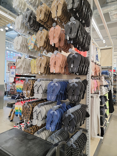 Shopping Mall «DC USA», reviews and photos, 3100 14th St NW, Washington, DC 20010, USA