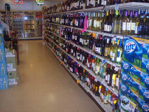 Liquor Store «B & L Liquor Store», reviews and photos, 1369 Main St, Houlton, WI 54082, USA