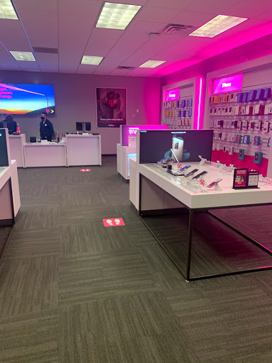 Cell Phone Store «MetroPCS Authorized Dealer», reviews and photos, 1516 Woodlane Dr, Woodbury, MN 55125, USA
