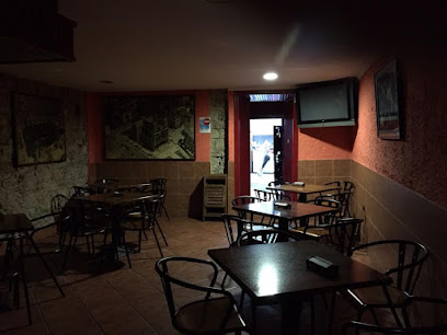 Café Bar Theo - C. la Ferrería, 21, 33402 Avilés, Asturias, Spain