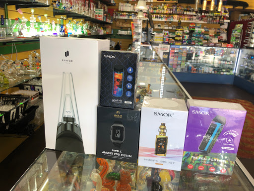 Vaporizer Store «Golden Smoke Shop», reviews and photos, 18601 Sherman Way, Reseda, CA 91335, USA