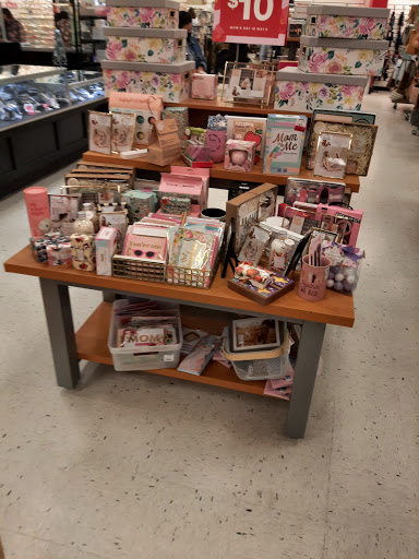 Department Store «T.J. Maxx», reviews and photos, 125 Interstate Shop Center, Ramsey, NJ 07446, USA