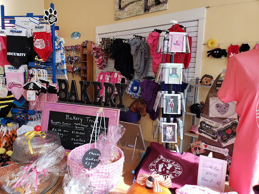 Pet Supply Store «Beach Puppy», reviews and photos, 614 Broadway St, Seaside, OR 97138, USA