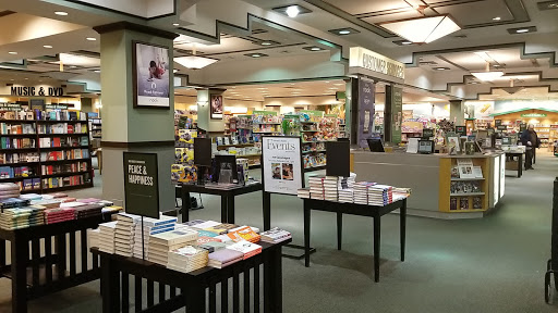 Book Store «Barnes & Noble», reviews and photos, 102 Park Ave #1, Willow Grove, PA 19090, USA